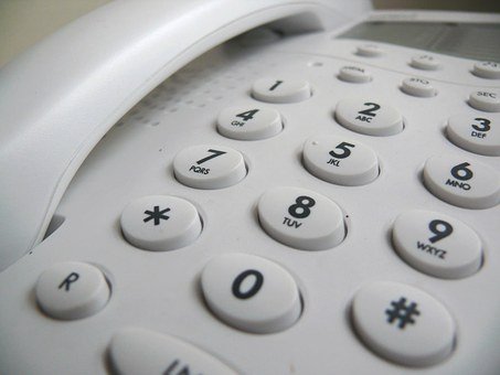 Zdjęcie do INFORMACJA ZUS-Eksperci ZUS czekają przy telefonach. Październikowe dyżury