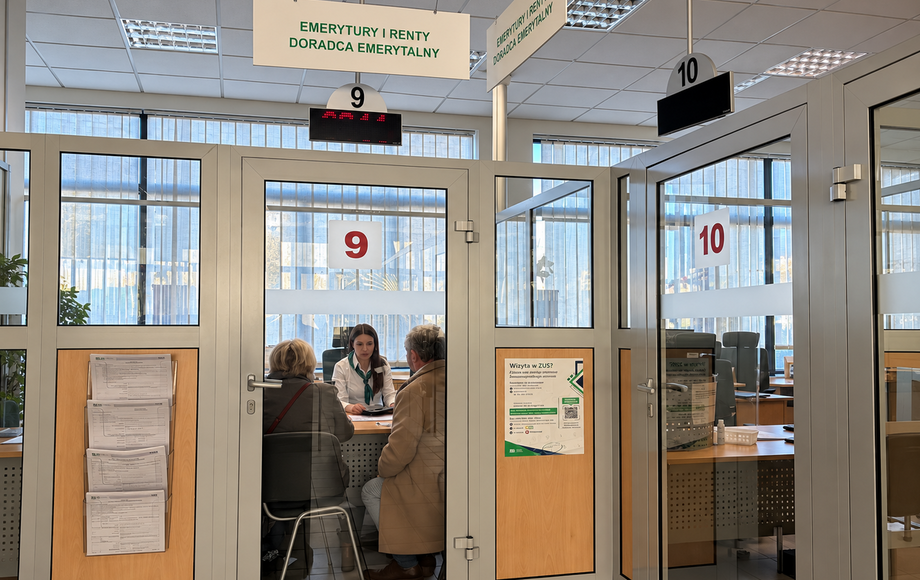 ZUS zachęca do konsultacji z doradcą przed złożeniem wniosku o emeryturę
