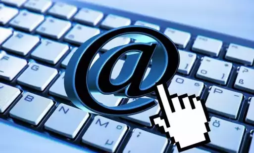 Zdjęcie do Zdecyduj, czy wybierasz szkolenie w ZUS, czy online